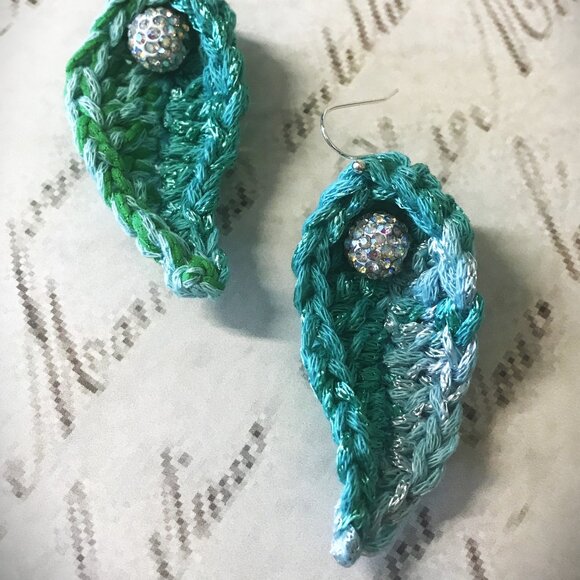 SUMMER LEAF EARRINGS Handmade Blue & Green Fiber with Rhinestone Beads - Picture 5 of 9